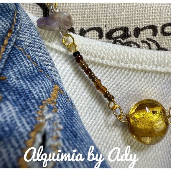 Alquimia Gold and Brown Necklace with Minimalist Design gemstones - Picture 3 of 3